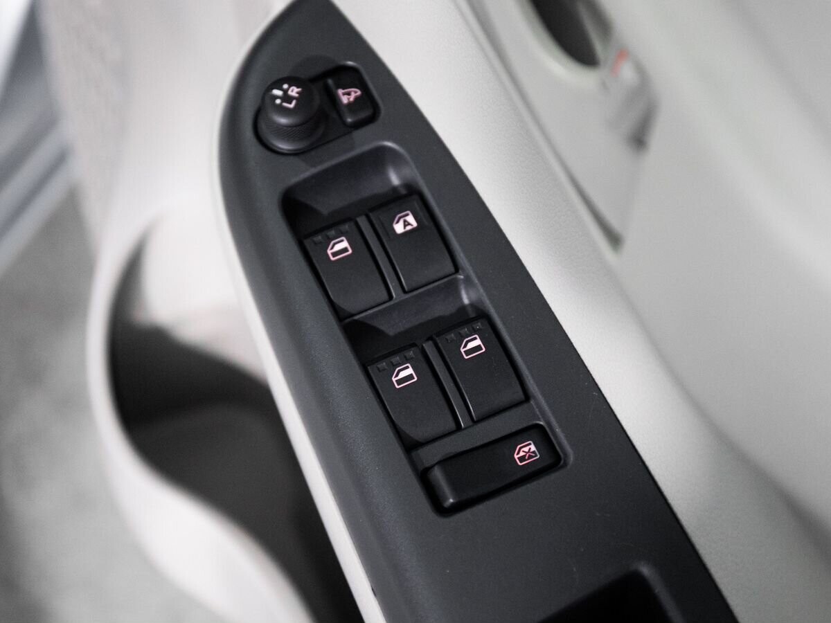 Toyota Passo 2017 - фото автомобиля