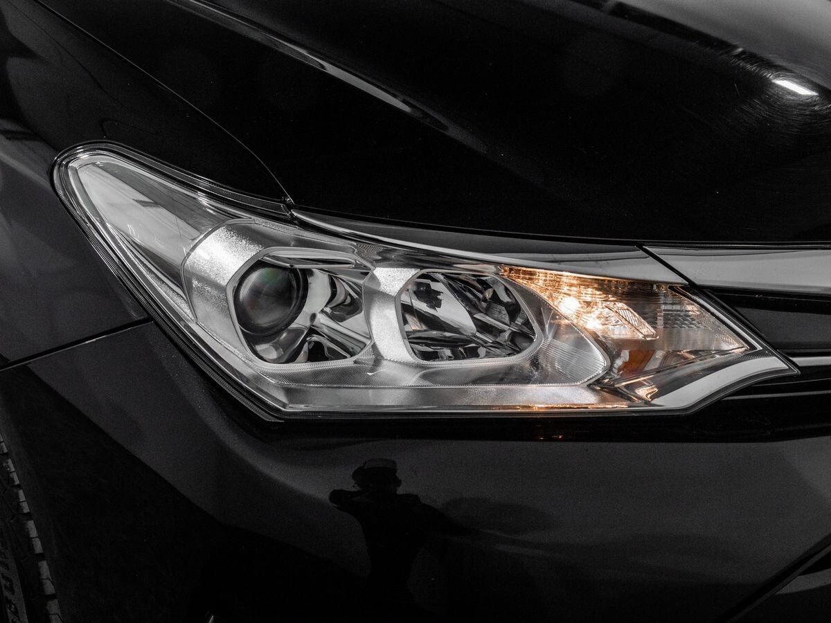 Toyota Corolla Fielder 2020 - фото автомобиля