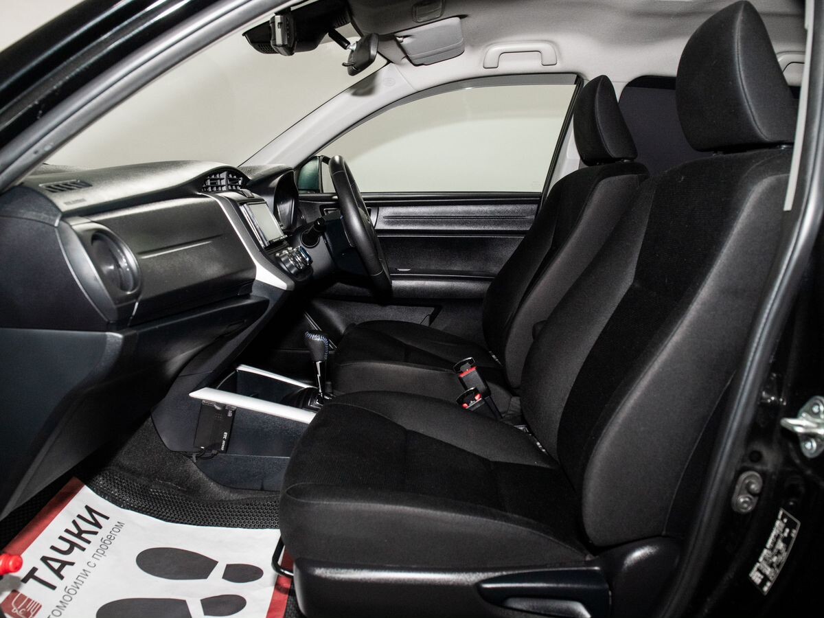 Toyota Corolla Fielder 2020 - фото автомобиля