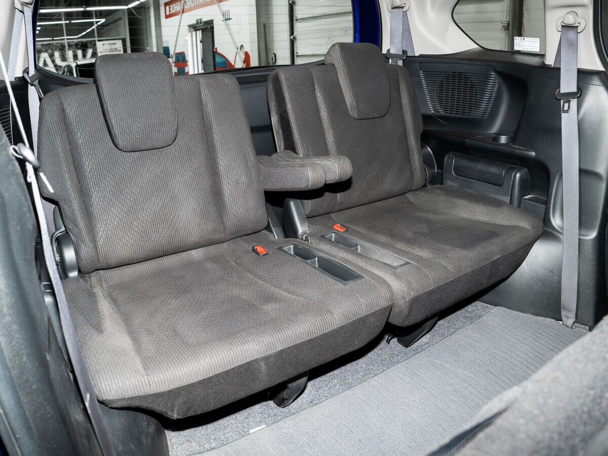 Honda Freed 2012 - фото автомобиля