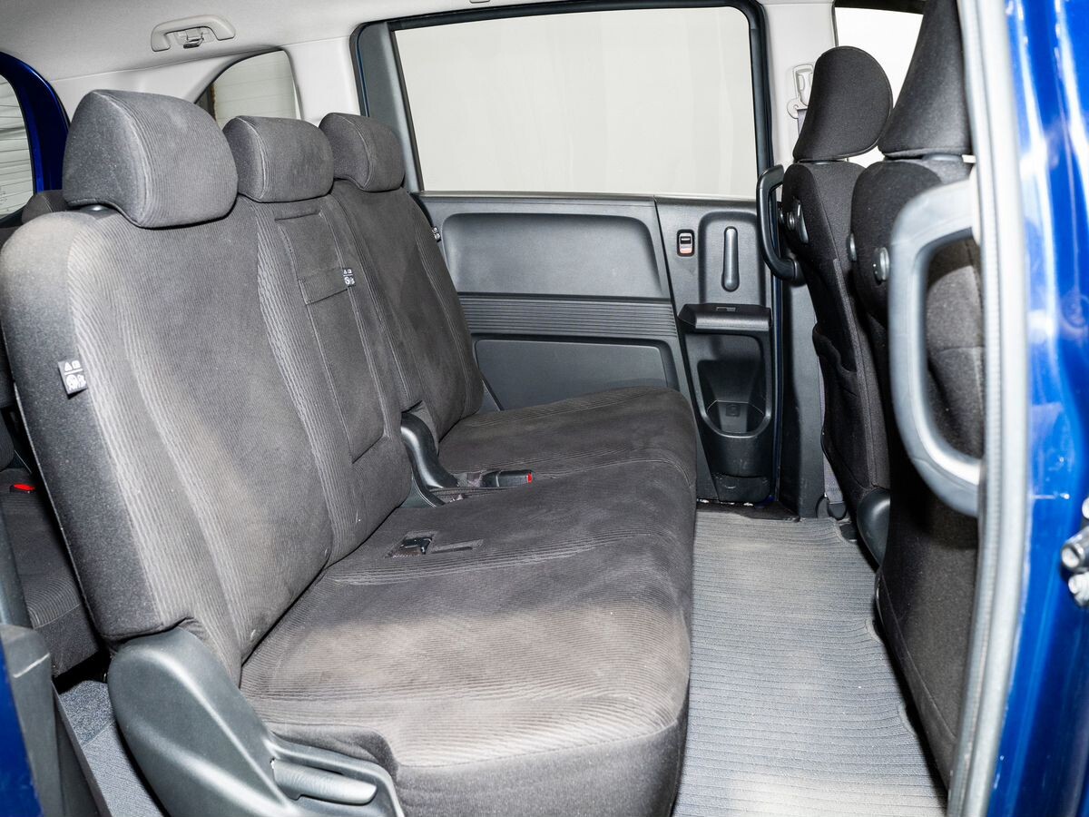 Honda Freed 2012 - фото автомобиля