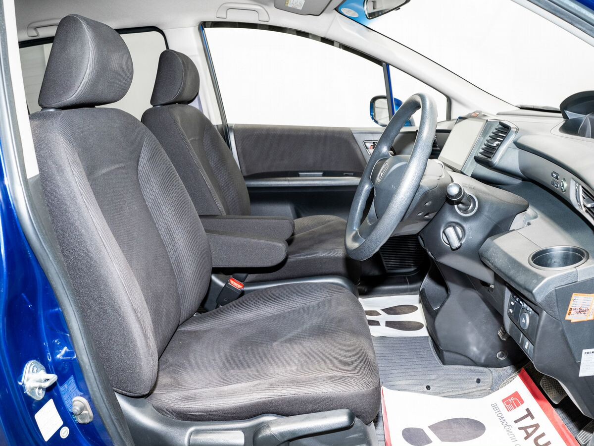 Honda Freed 2012 - фото автомобиля