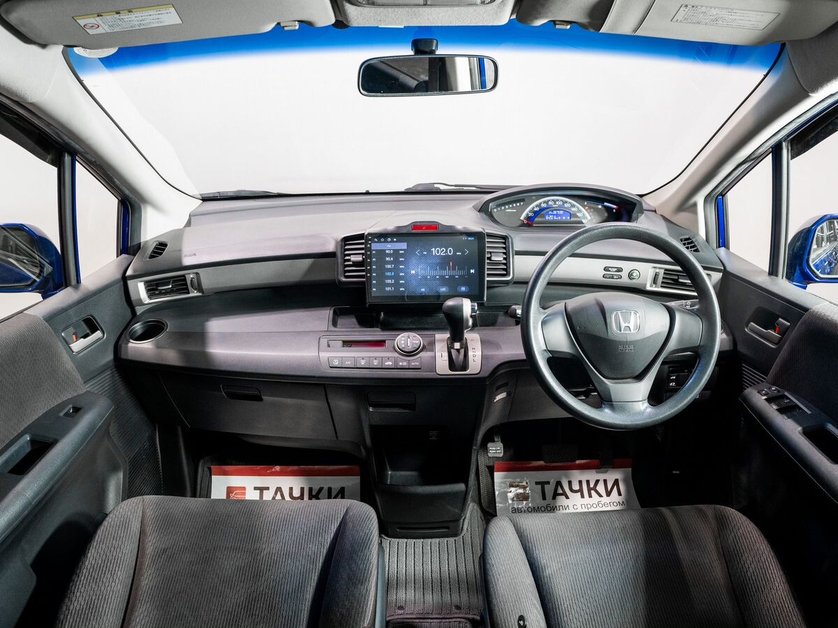 Honda Freed 2012 - фото автомобиля