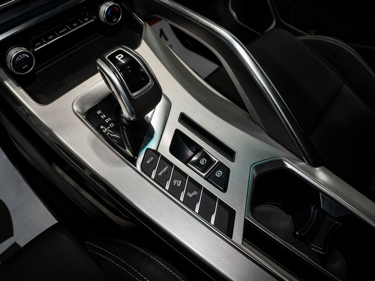Geely Coolray 2020 - фото автомобиля