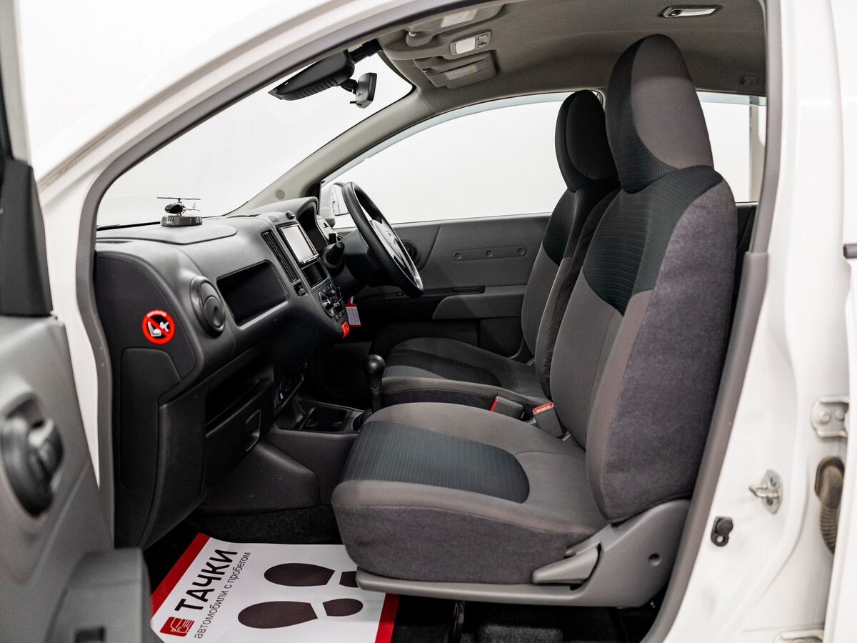 Nissan AD 2021 - фото автомобиля