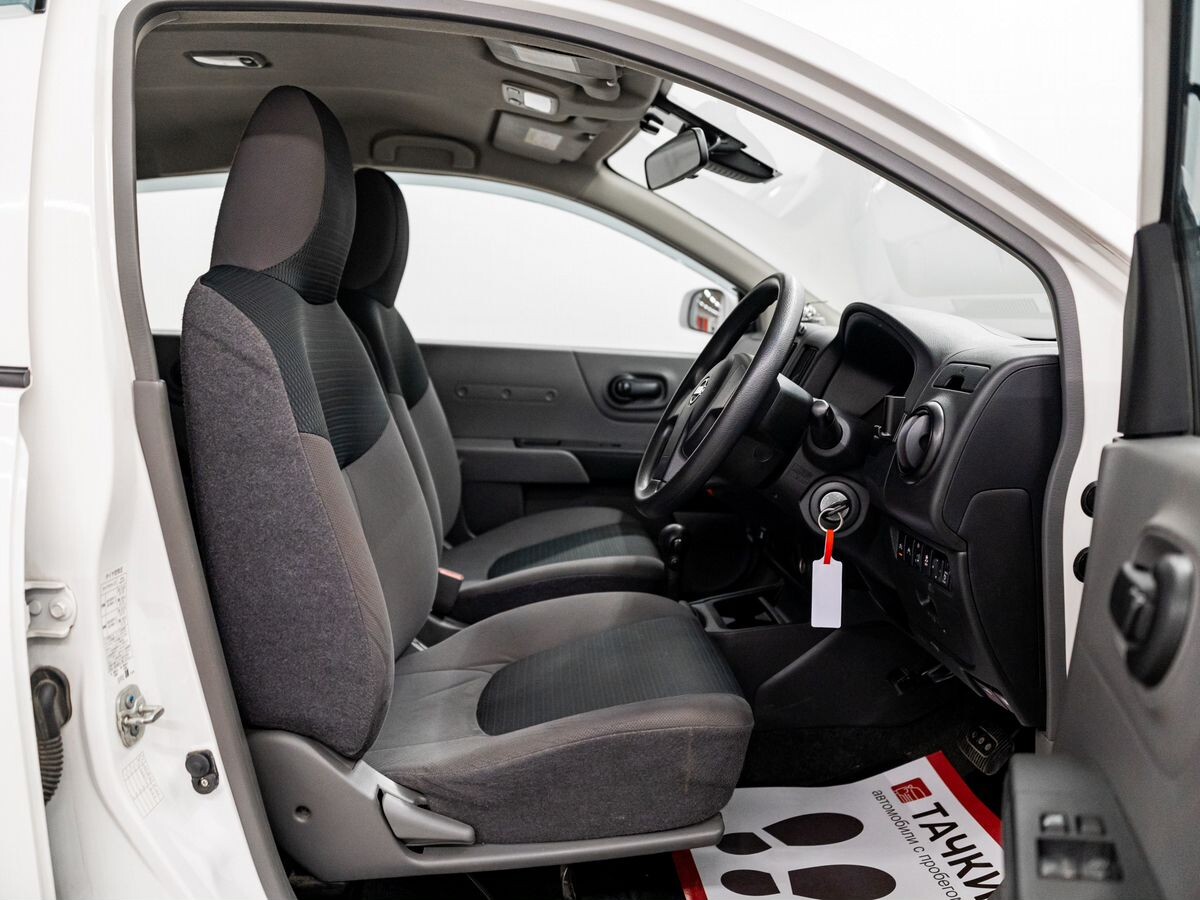 Nissan AD 2021 - фото автомобиля