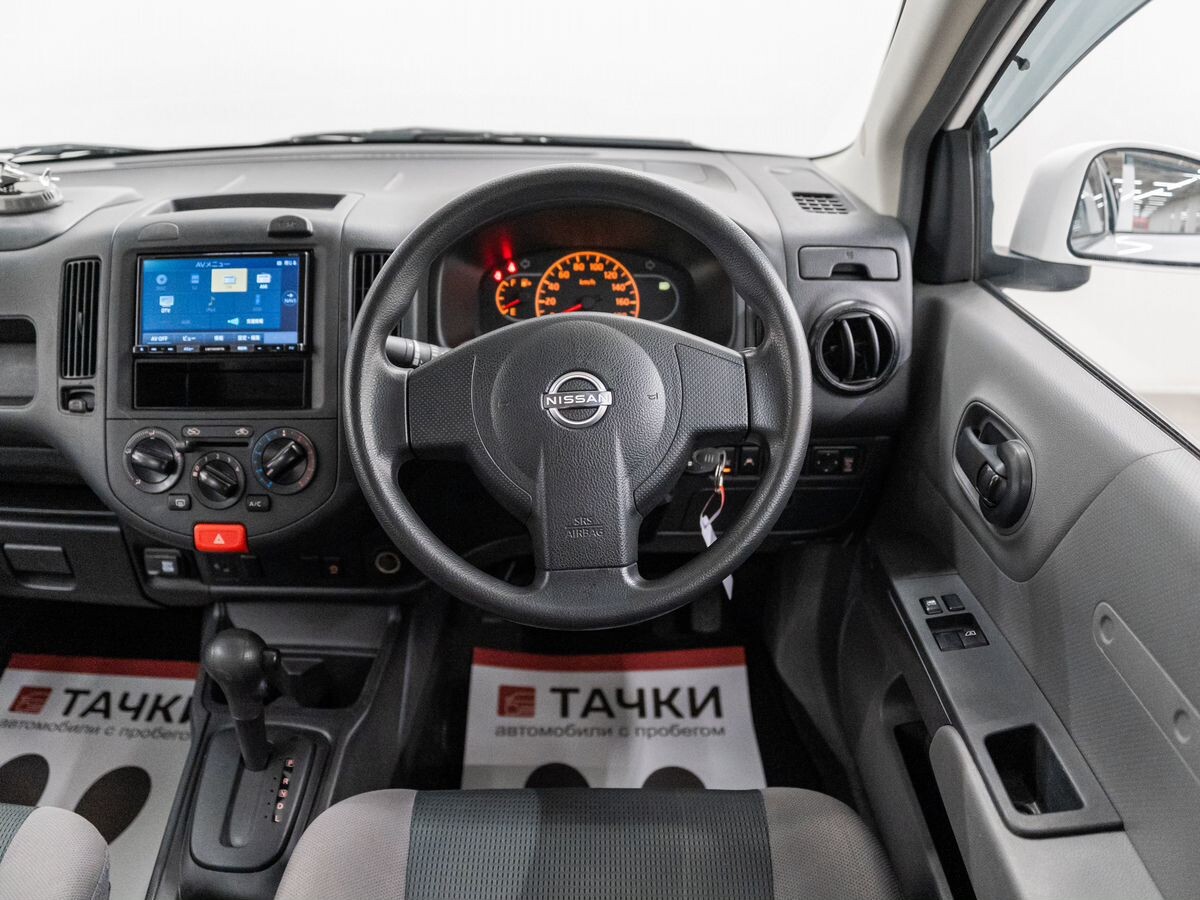 Nissan AD 2021 - фото автомобиля