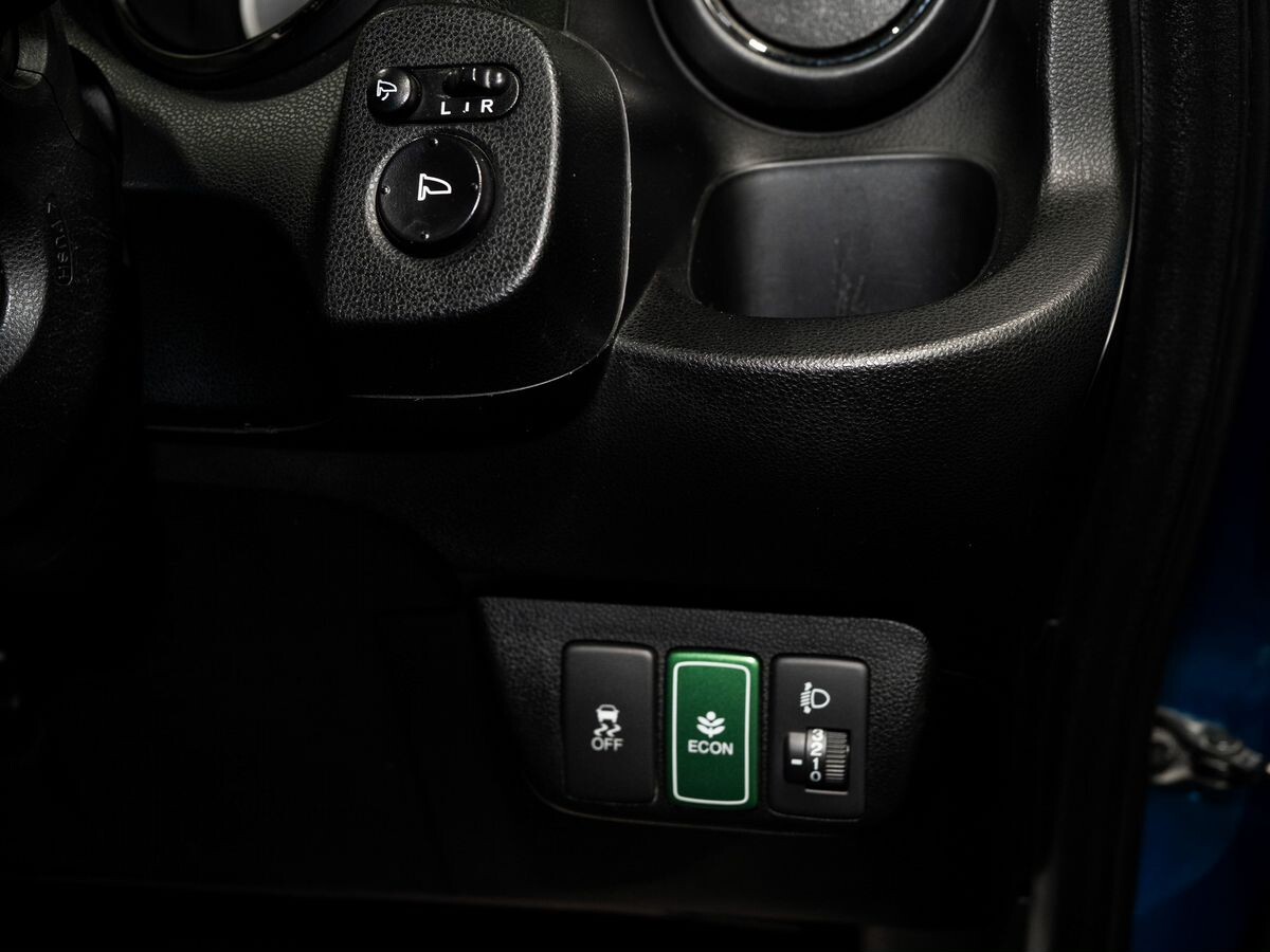 Honda Fit Shuttle 2012 - фото автомобиля