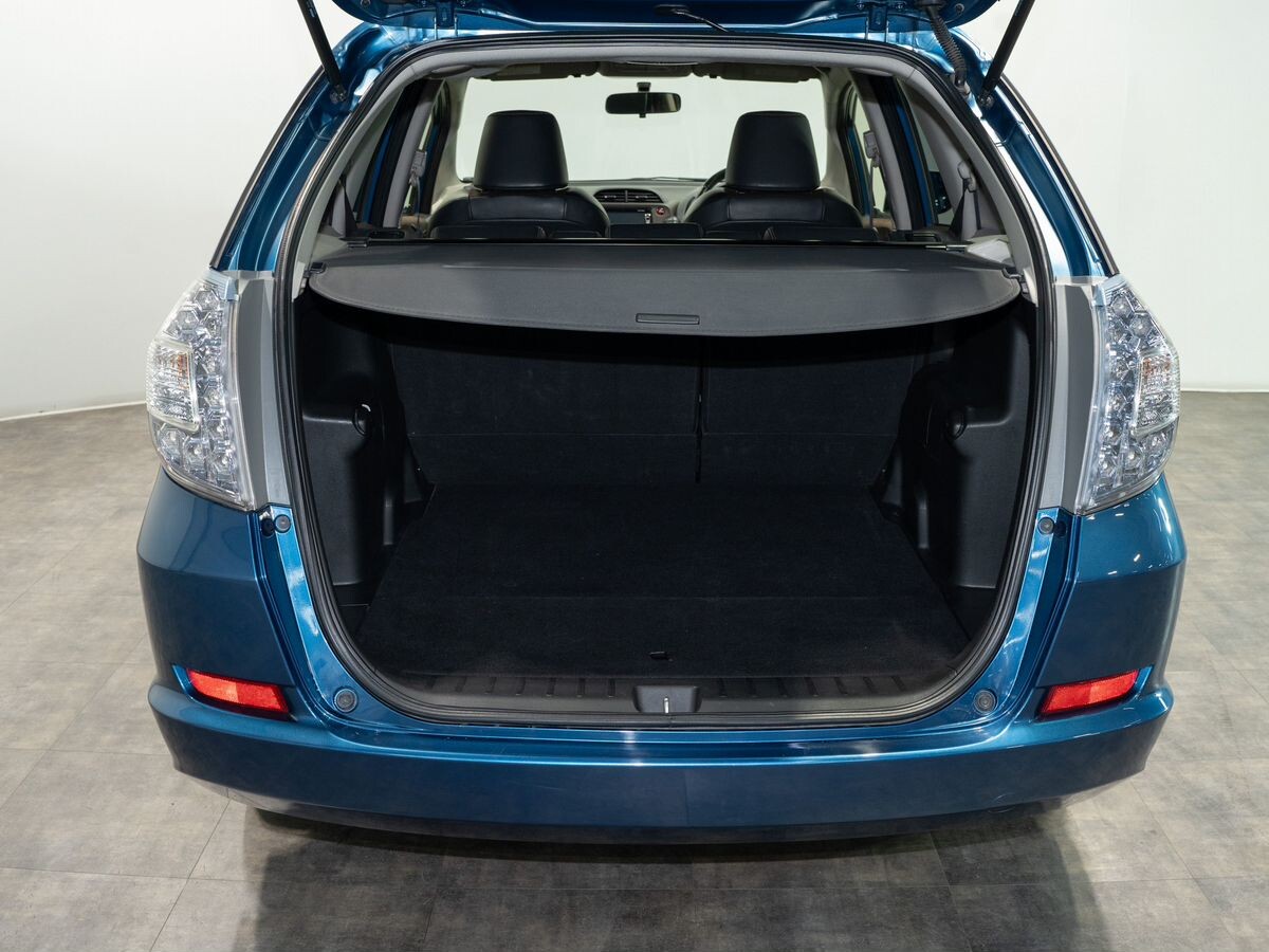 Honda Fit Shuttle 2012 - фото автомобиля
