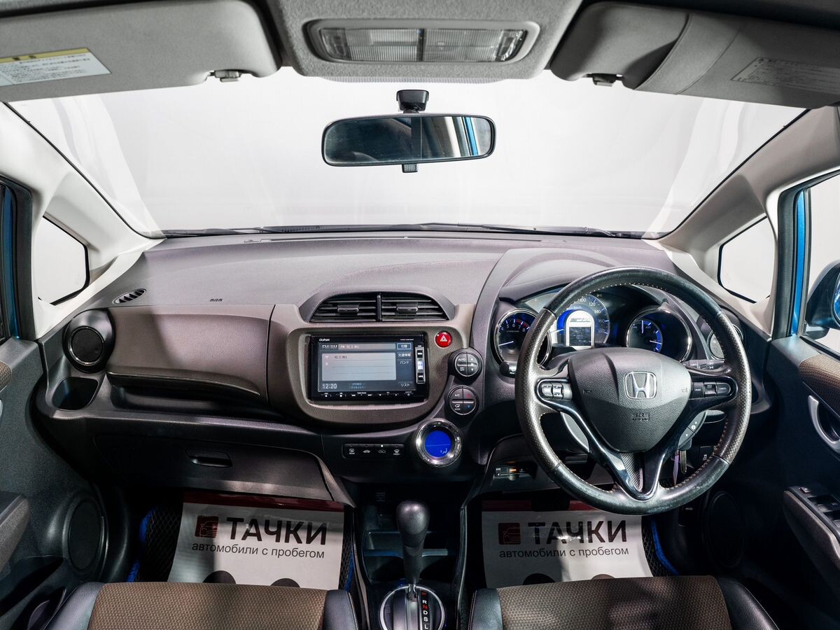 Honda Fit Shuttle 2012 - фото автомобиля