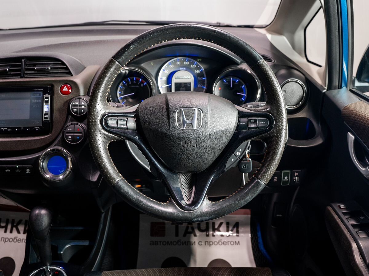Honda Fit Shuttle 2012 - фото автомобиля