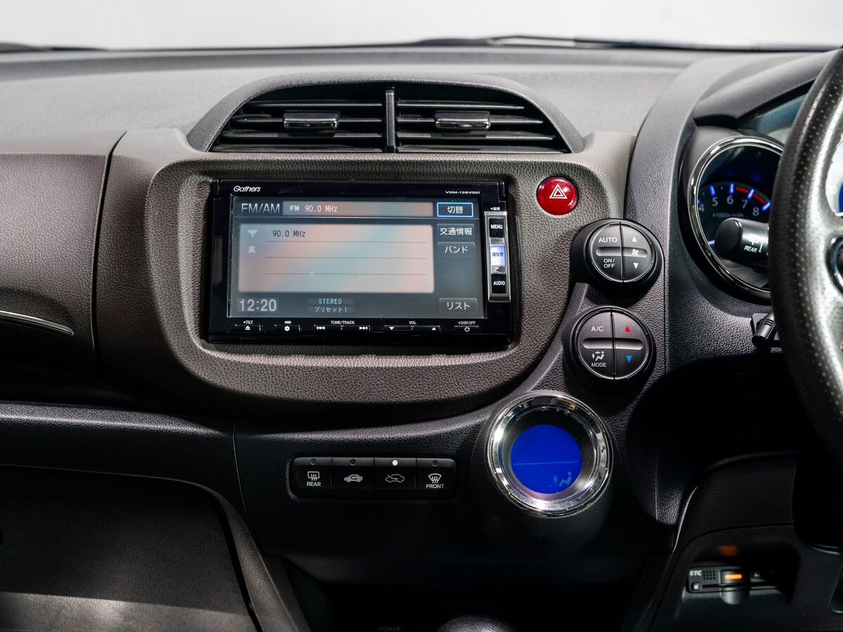 Honda Fit Shuttle 2012 - фото автомобиля