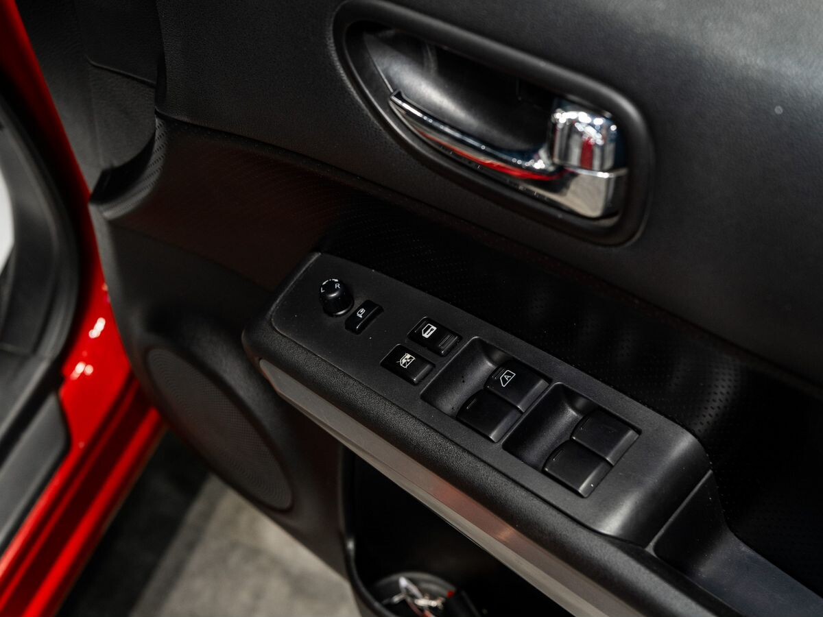 Nissan X-Trail 2010 - фото автомобиля