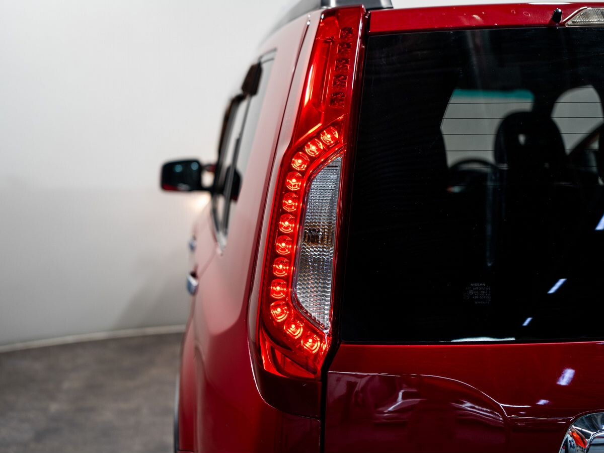 Nissan X-Trail 2010 - фото автомобиля
