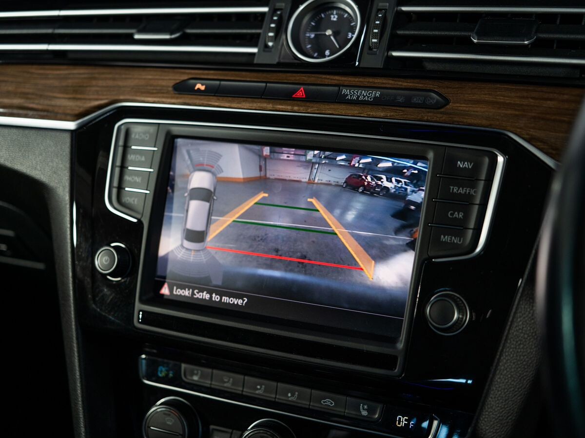 Volkswagen Passat 2015 - фото автомобиля