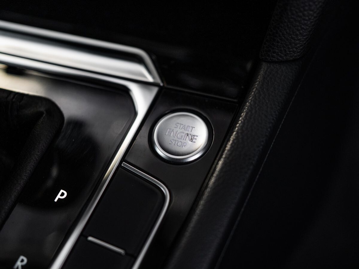 Volkswagen Passat 2015 - фото автомобиля