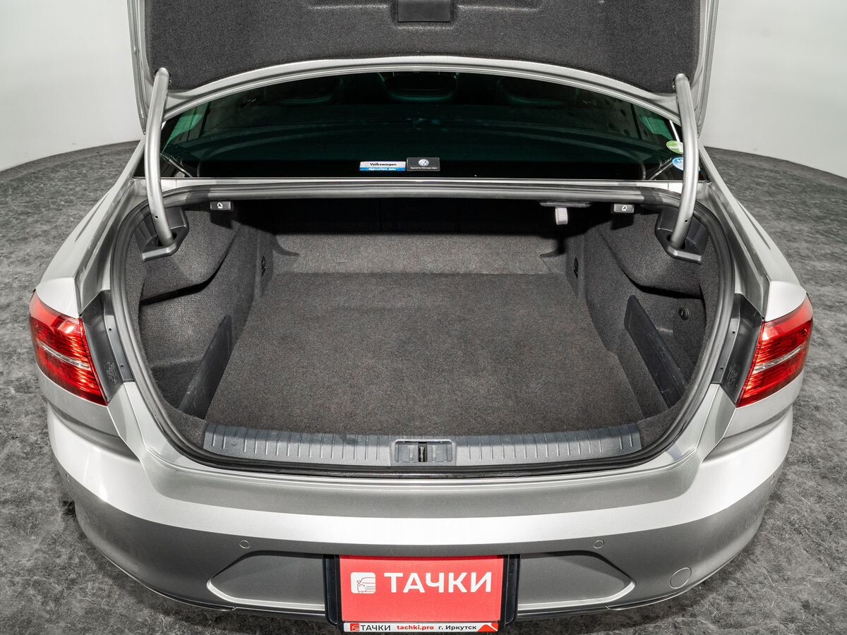 Volkswagen Passat 2015 - фото автомобиля