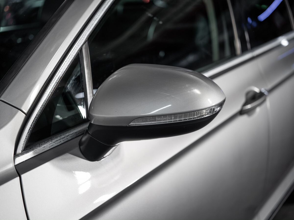 Volkswagen Passat 2015 - фото автомобиля