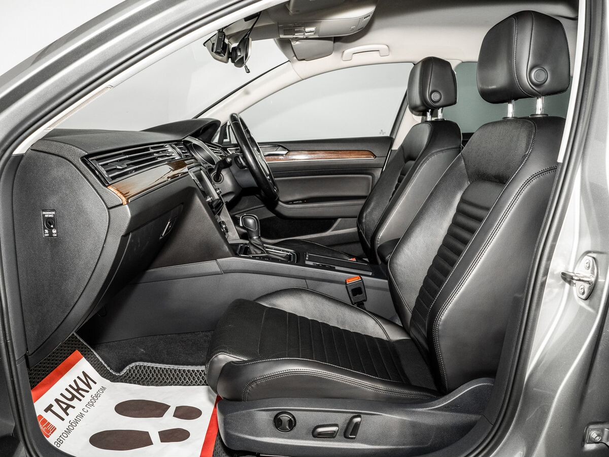 Volkswagen Passat 2015 - фото автомобиля