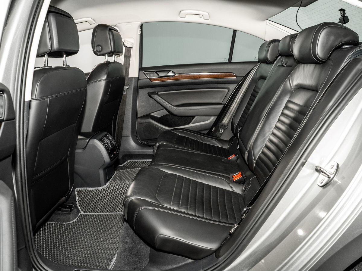 Volkswagen Passat 2015 - фото автомобиля
