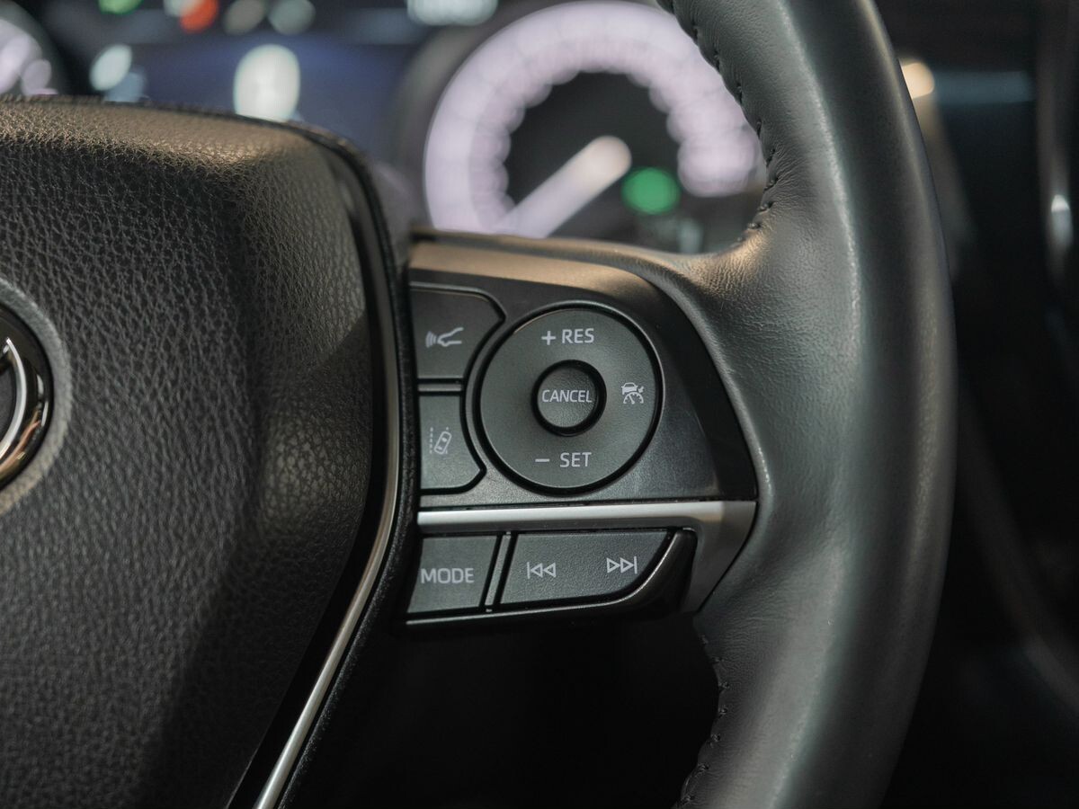 Toyota Camry 2022 - фото автомобиля