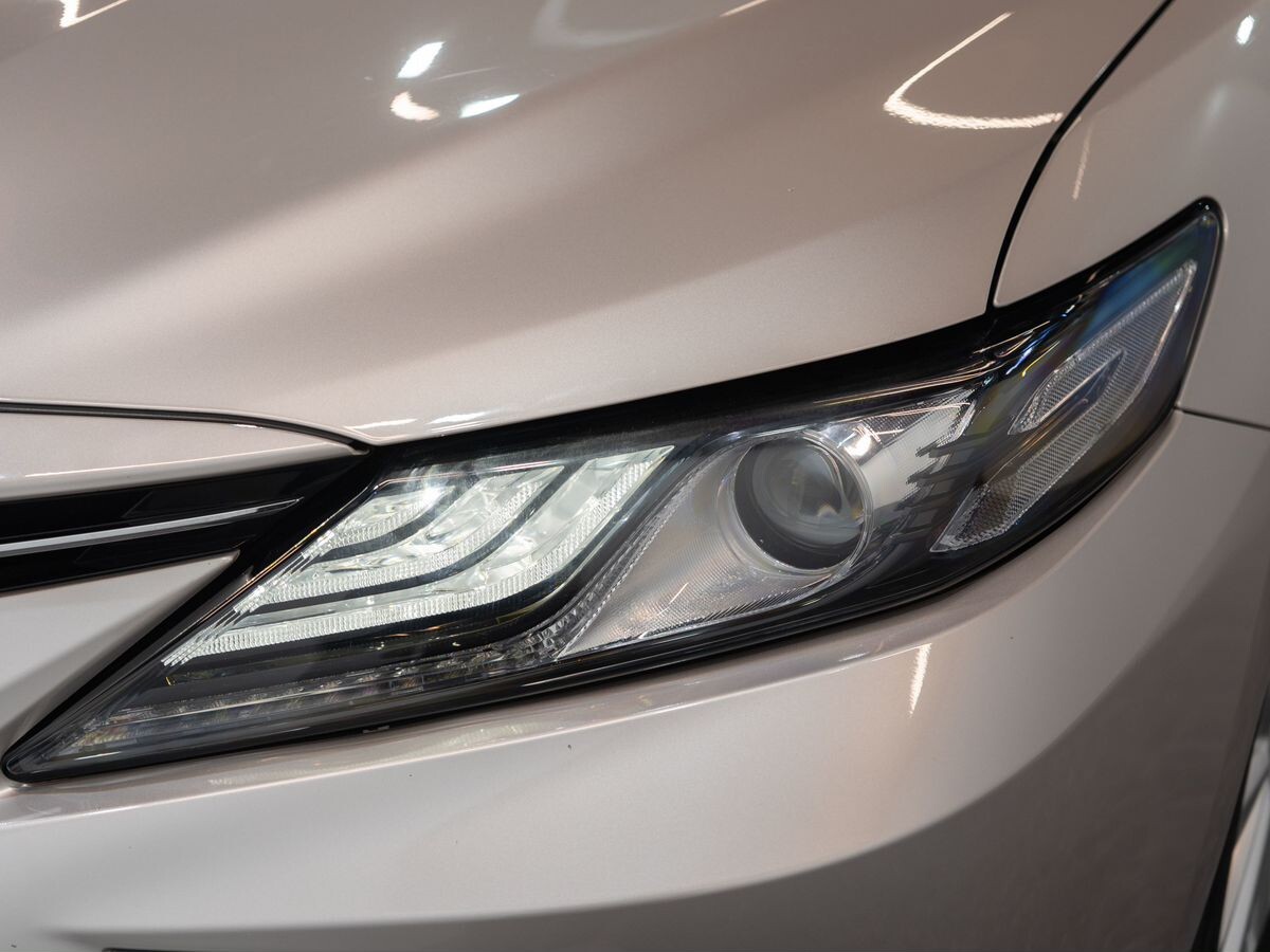 Toyota Camry 2022 - фото автомобиля
