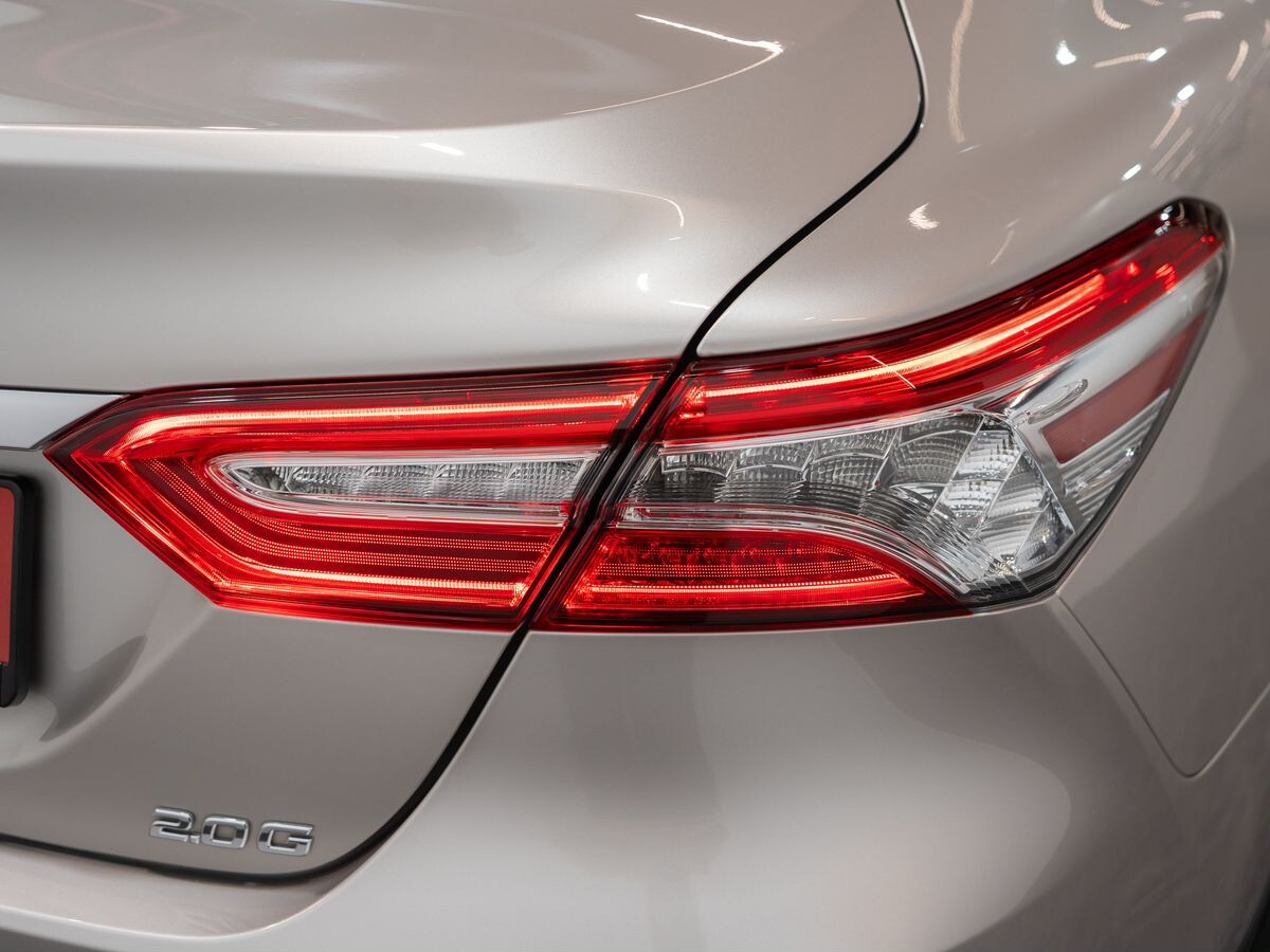 Toyota Camry 2022 - фото автомобиля