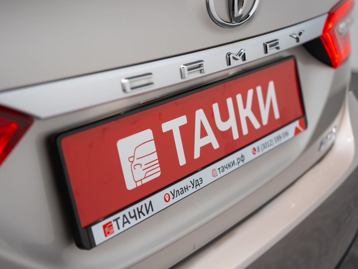 Toyota Camry 2022 - фото автомобиля