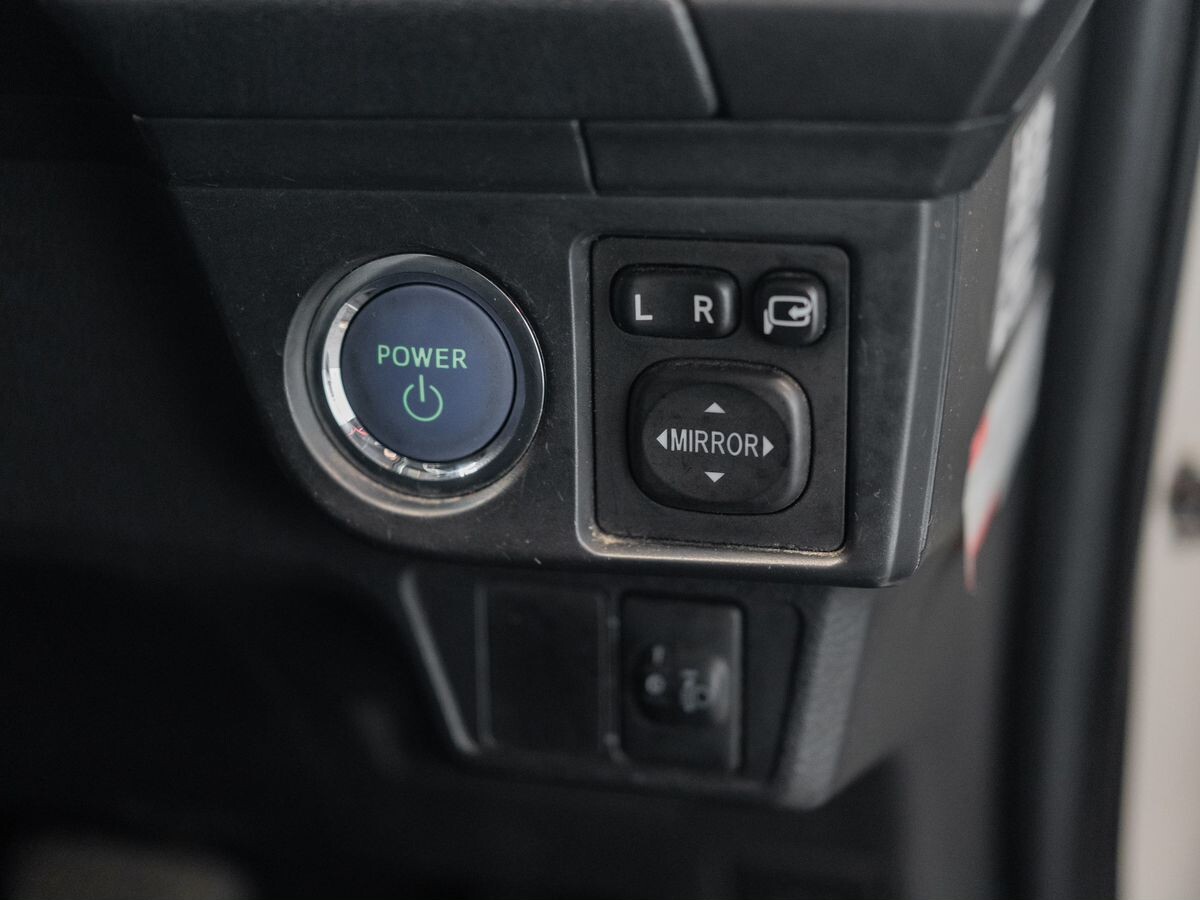 Toyota Corolla Fielder 2014 - фото автомобиля