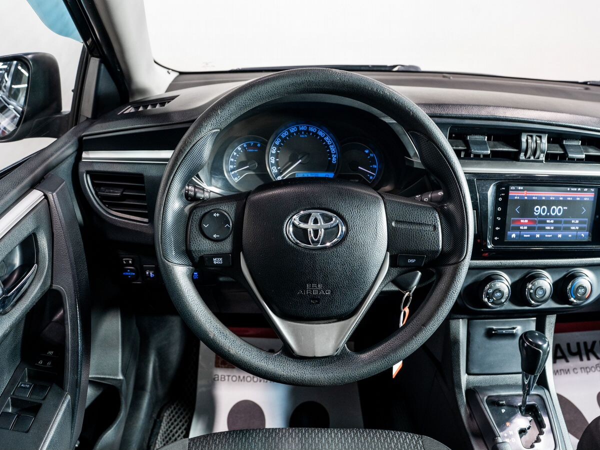 Toyota Corolla 2014 - фото автомобиля