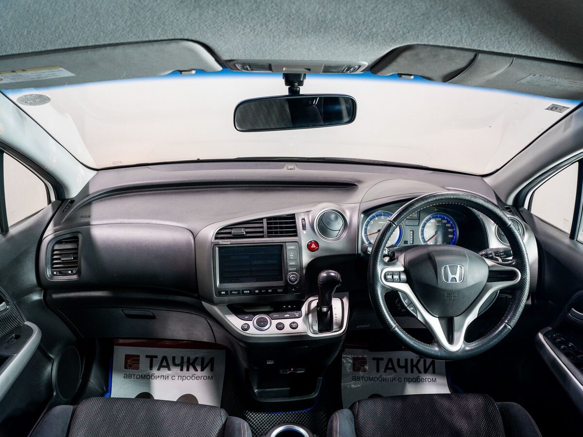 Honda Stream 2010 - фото автомобиля