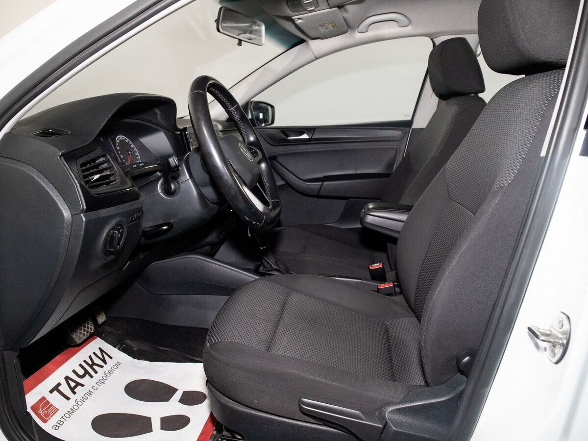 Volkswagen Polo 2021 - фото автомобиля
