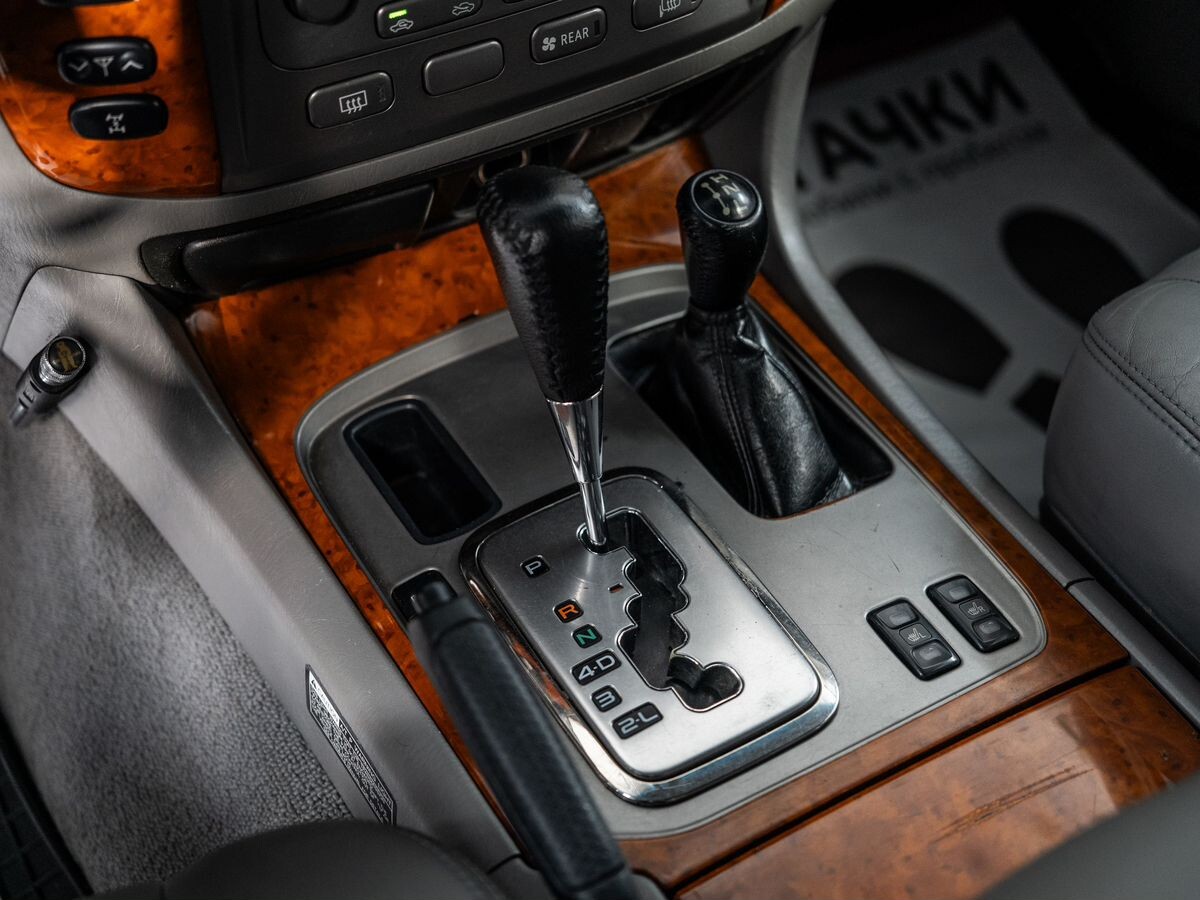 Toyota Land Cruiser 2003 - фото автомобиля