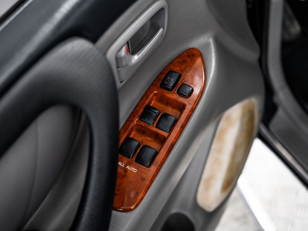 Toyota Land Cruiser 2003 - фото автомобиля