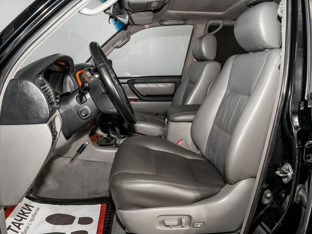 Toyota Land Cruiser 2003 - фото автомобиля