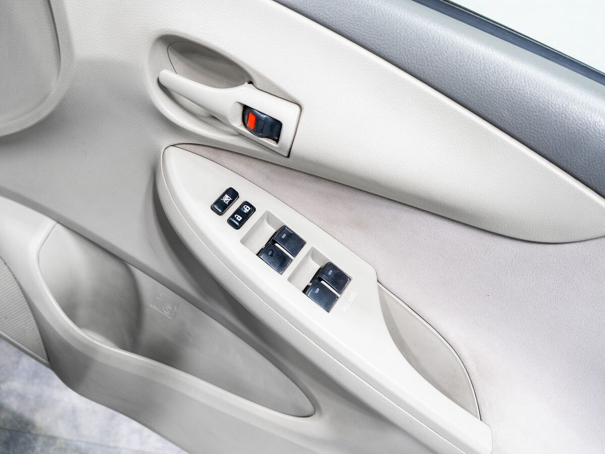 Toyota Corolla Axio 2010 - фото автомобиля