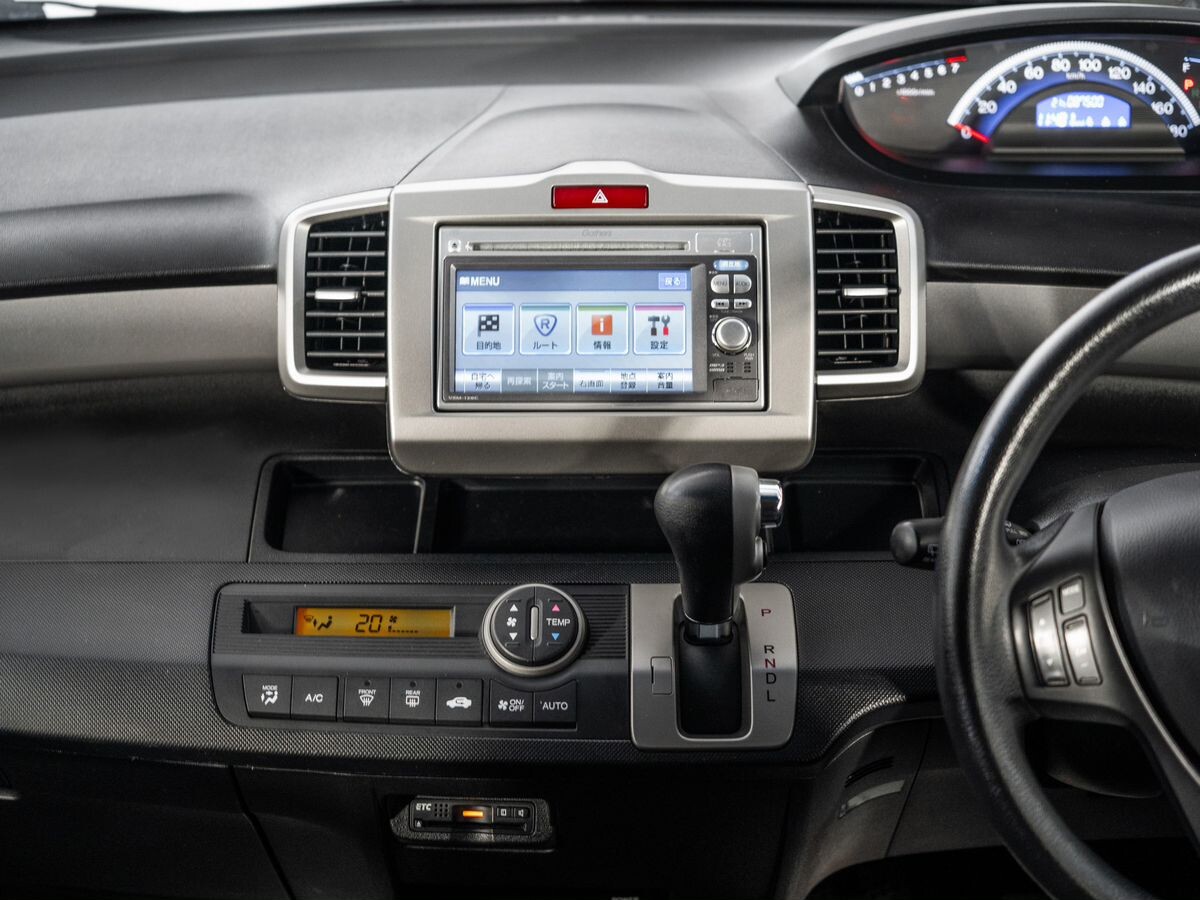 Honda Freed 2013 - фото автомобиля