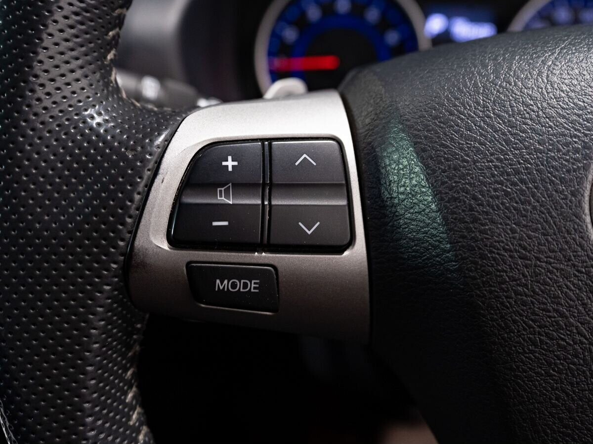 Toyota Wish 2014 - фото автомобиля
