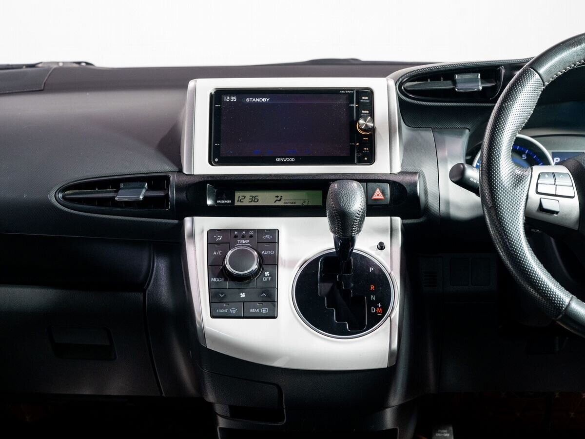 Toyota Wish 2014 - фото автомобиля