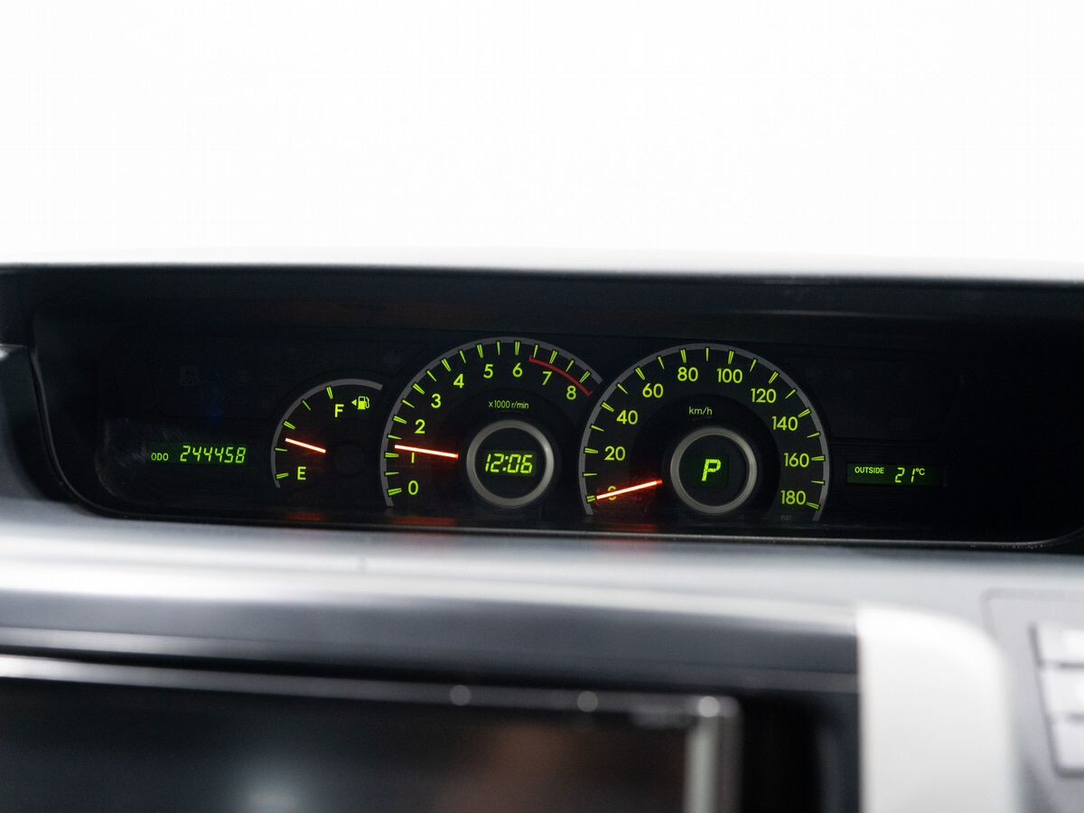 Toyota Voxy 2012 - фото автомобиля