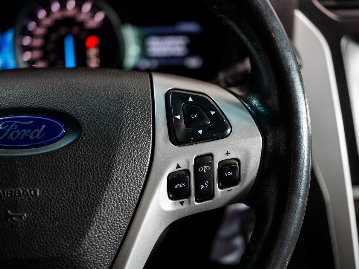 Ford Explorer 2012 - фото автомобиля