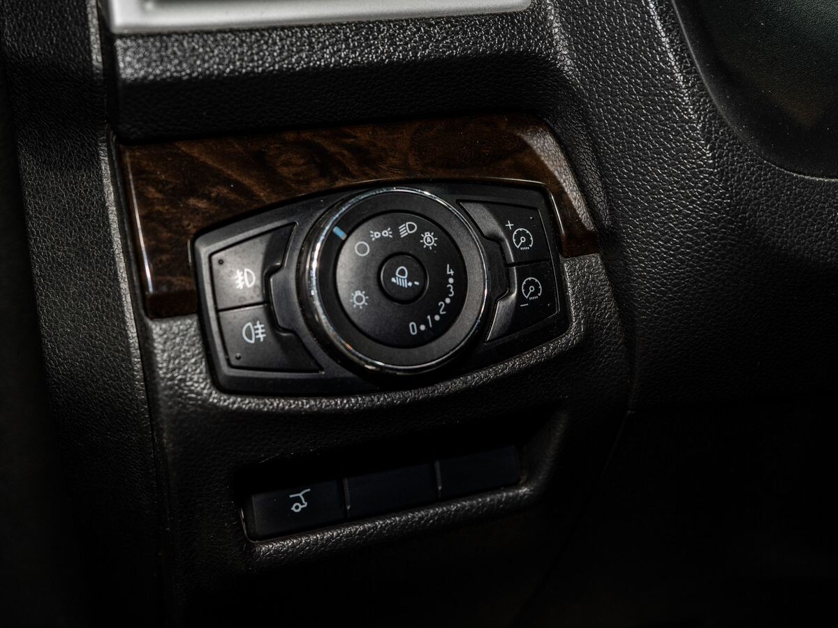 Ford Explorer 2012 - фото автомобиля