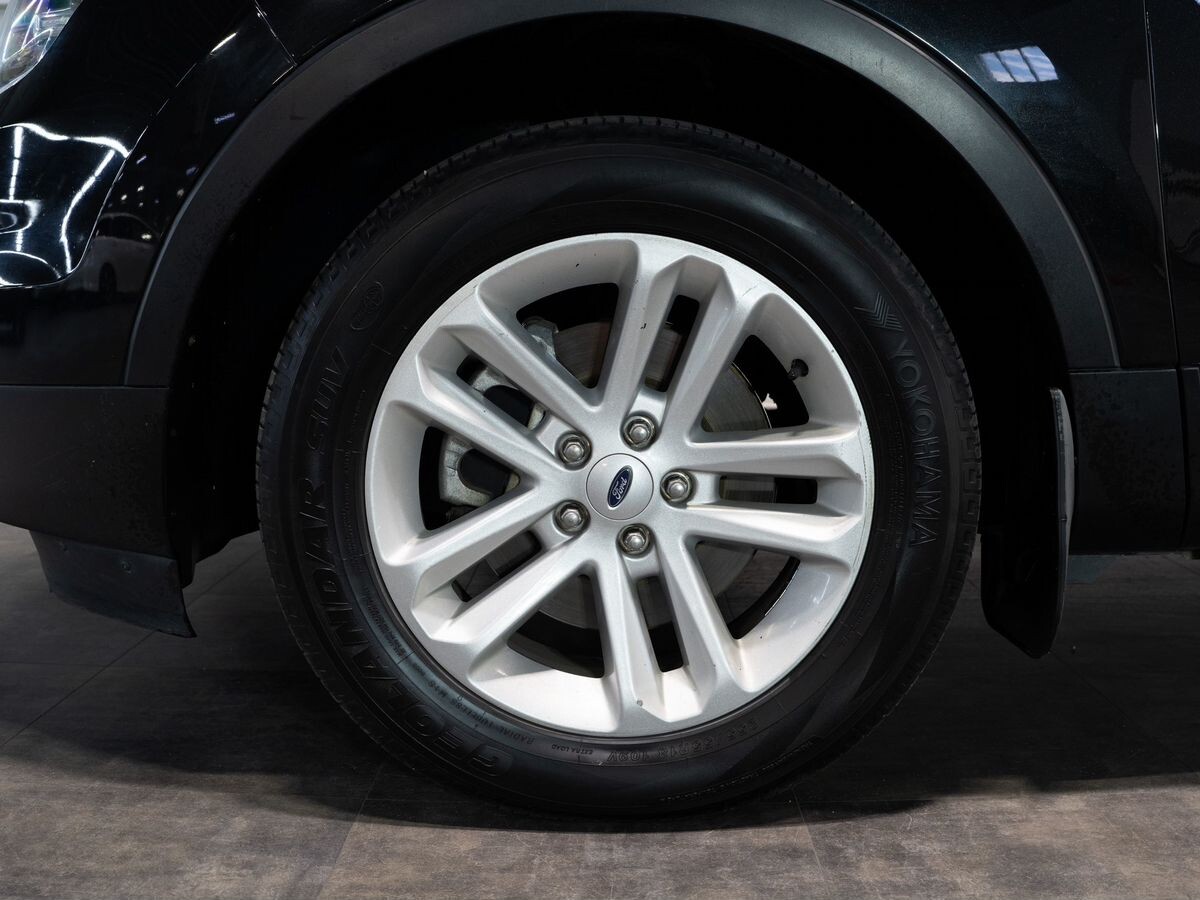 Ford Explorer 2012 - фото автомобиля