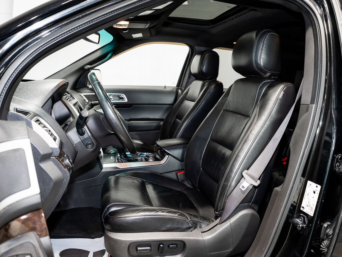 Ford Explorer 2012 - фото автомобиля