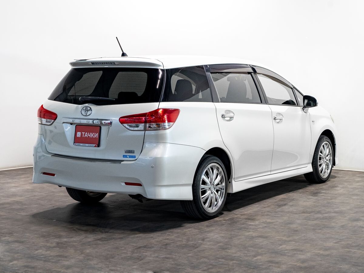 Toyota Wish 2010 - фото автомобиля