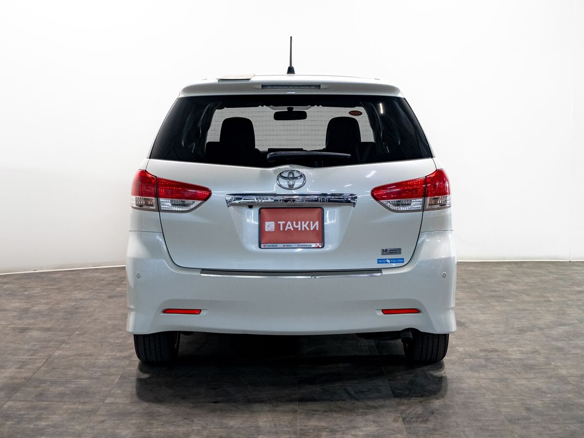 Toyota Wish 2010 - фото автомобиля