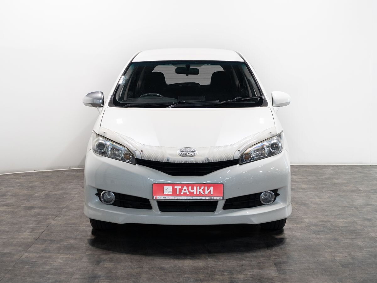 Toyota Wish 2011 - фото автомобиля
