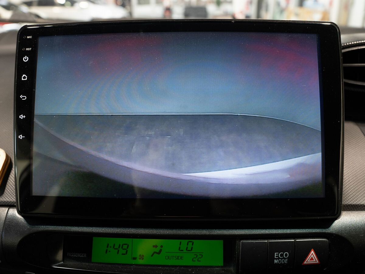 Toyota Wish 2011 - фото автомобиля