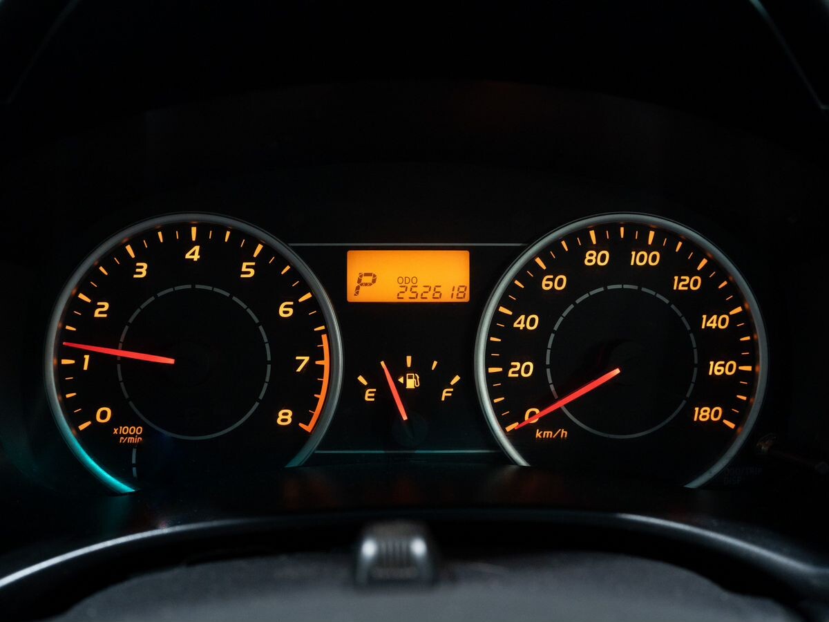 Toyota Wish 2011 - фото автомобиля