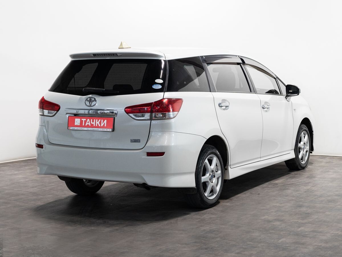 Toyota Wish 2011 - фото автомобиля
